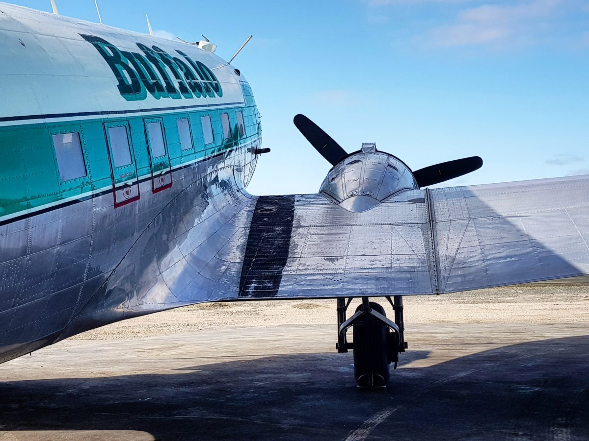 DC-3 with engine blanket fitted, seen from the front left